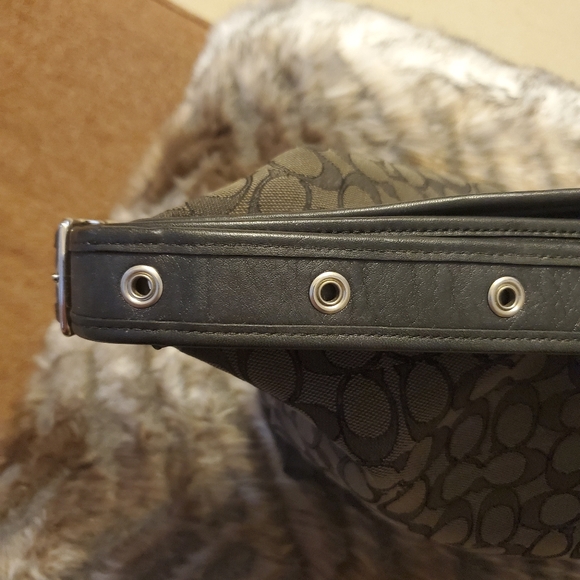 Authentic Coach Cross Body Bag - Picture 2 of 5